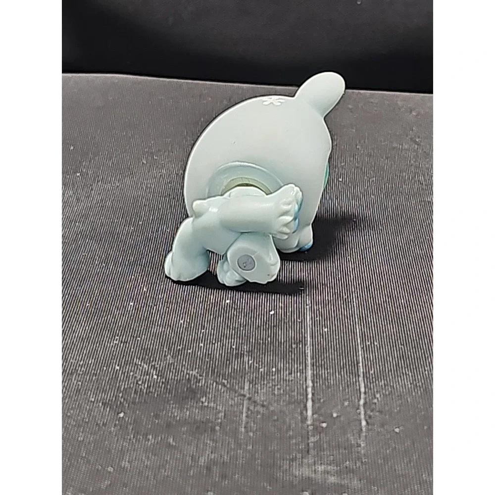 Hasbro Littlest Pet Shop LPS #647 Polar Bear Figure 2007 Blue White
